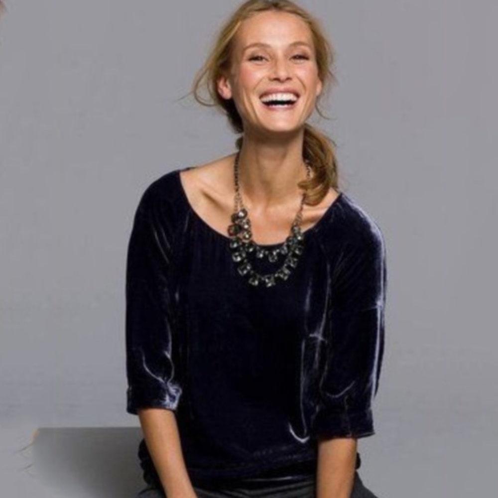 BODEN Blue Crushed Velvet Lantern Sleeve Top